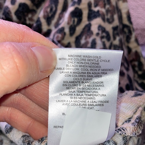 Jones New York Cream Ruched 3/4 Sleeve Blouse - Picture 9 of 13